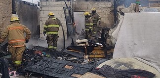 Controlan los bomberos incendio en vivienda de la colonia Revolución Mexicana