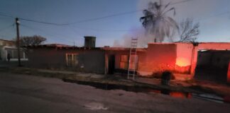 Atienden incendio en vivienda de la calle 20 de Noviembre