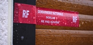 Macabro hallazgo en Francia: encuentran dos recién nacidos en un refrigerador