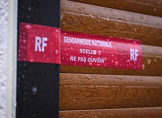 Macabro hallazgo en Francia: encuentran dos recién nacidos en un refrigerador