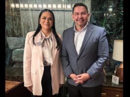 DESENTUERTOS: SIGUE ARIADNA HACIENDO GRACIOSO GUIÑO