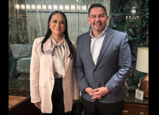 DESENTUERTOS: SIGUE ARIADNA HACIENDO GRACIOSO GUIÑO