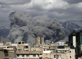 Trump amenaza con un “golpe muy duro” a Irán este sábado