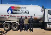 Usaba hombre camión de Grupo Tomza para cargar 22 mil litros de huachicol