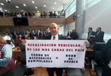 La Gobernadora Maru Campos, no asiste al congreso a rendir el informe, prefiere el acto con sus incondicionales: Cuauhtémoc Estrada