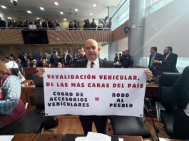 La Gobernadora Maru Campos, no asiste al congreso a rendir el informe, prefiere el acto con sus incondicionales: Cuauhtémoc Estrada