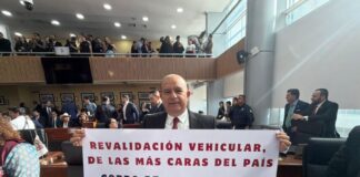 La Gobernadora Maru Campos, no asiste al congreso a rendir el informe, prefiere el acto con sus incondicionales: Cuauhtémoc Estrada