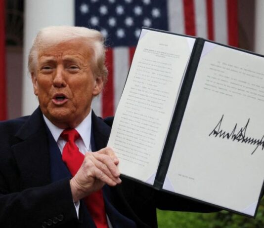 Estados Unidos anuncia nuevos aranceles a 60 países