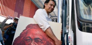 Marx Arriaga se queja de no tener dinero y vende su casa en Juárez