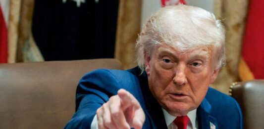 “Esto es lo que hacen los aranceles”; Trump reacciona al traslado de producción de Toyota a EU