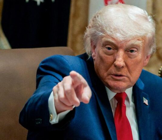 “Esto es lo que hacen los aranceles”; Trump reacciona al traslado de producción de Toyota a EU