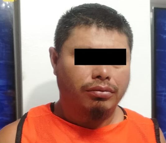 Mete a la casa al novio y le viola a la hija